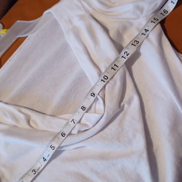 🍭🌺Elegant White Drape Neck Top - Picture 3 of 11